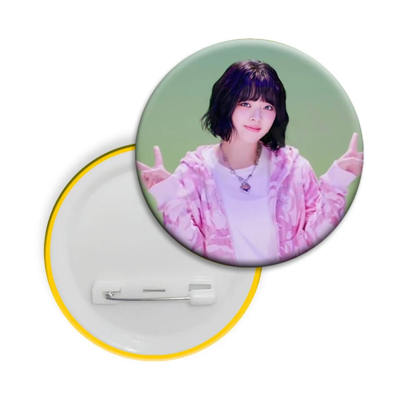 50/58mm Twice Lovely Brooch Soft Button Pins Sana Jihyo Mina Dahyun Chaeyoung Nayeon Jeongyeon Momo Badge Bag Decor Fans Gifts