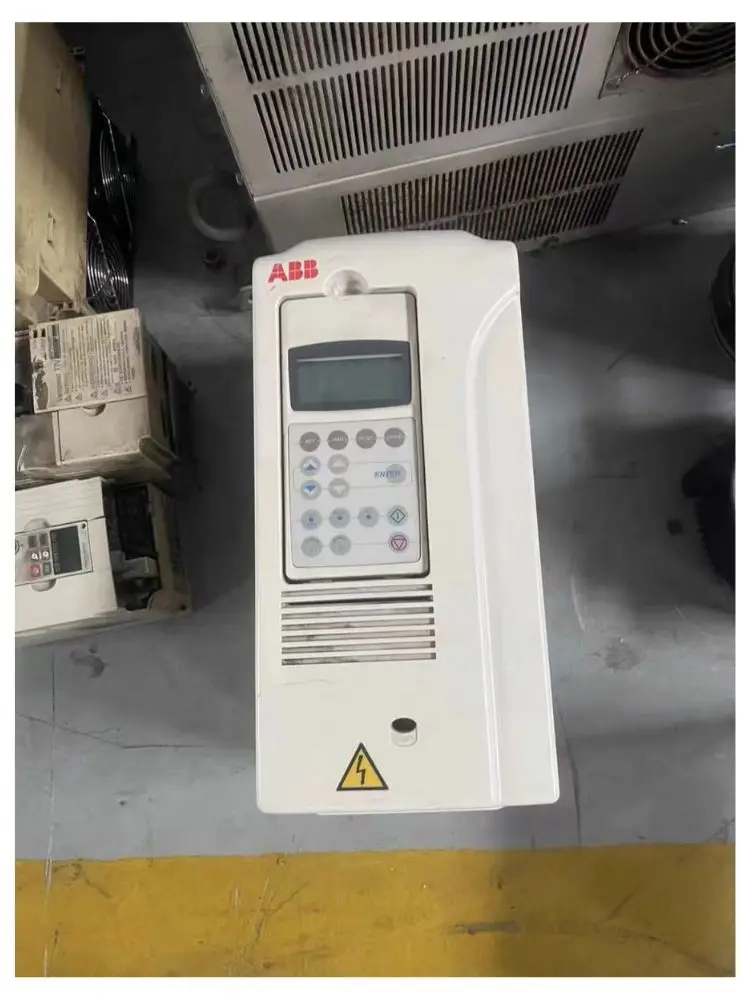 Second-hand    ACS800-04-0009-3+P901   inverter   test  OK     Fast Shipping