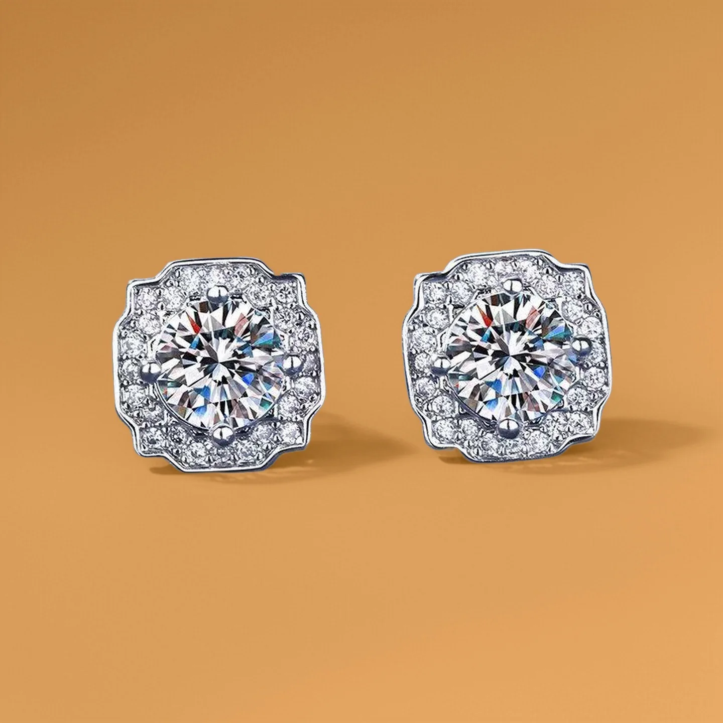 

Fashionable commuter woman's heart pure silver needle six-prong zircon earrings and earrings are dazzling and trendy MED-42