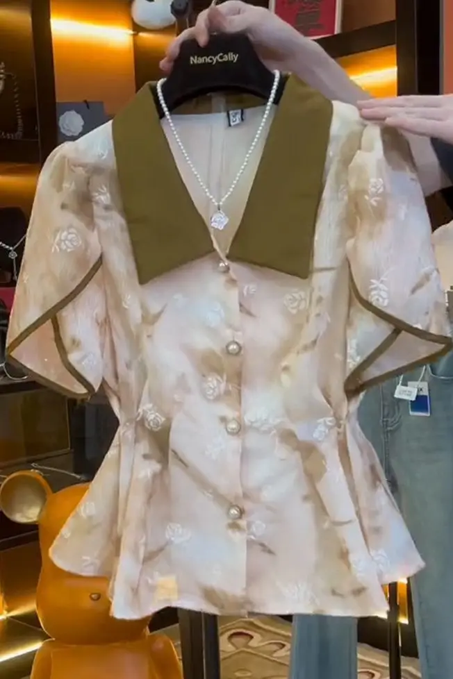 

2024 New French Vintage Blouse Women Femal Ladies Summer Printed Mandarin Collar Shirt Chic Waist-Cinching Designer Chic Top