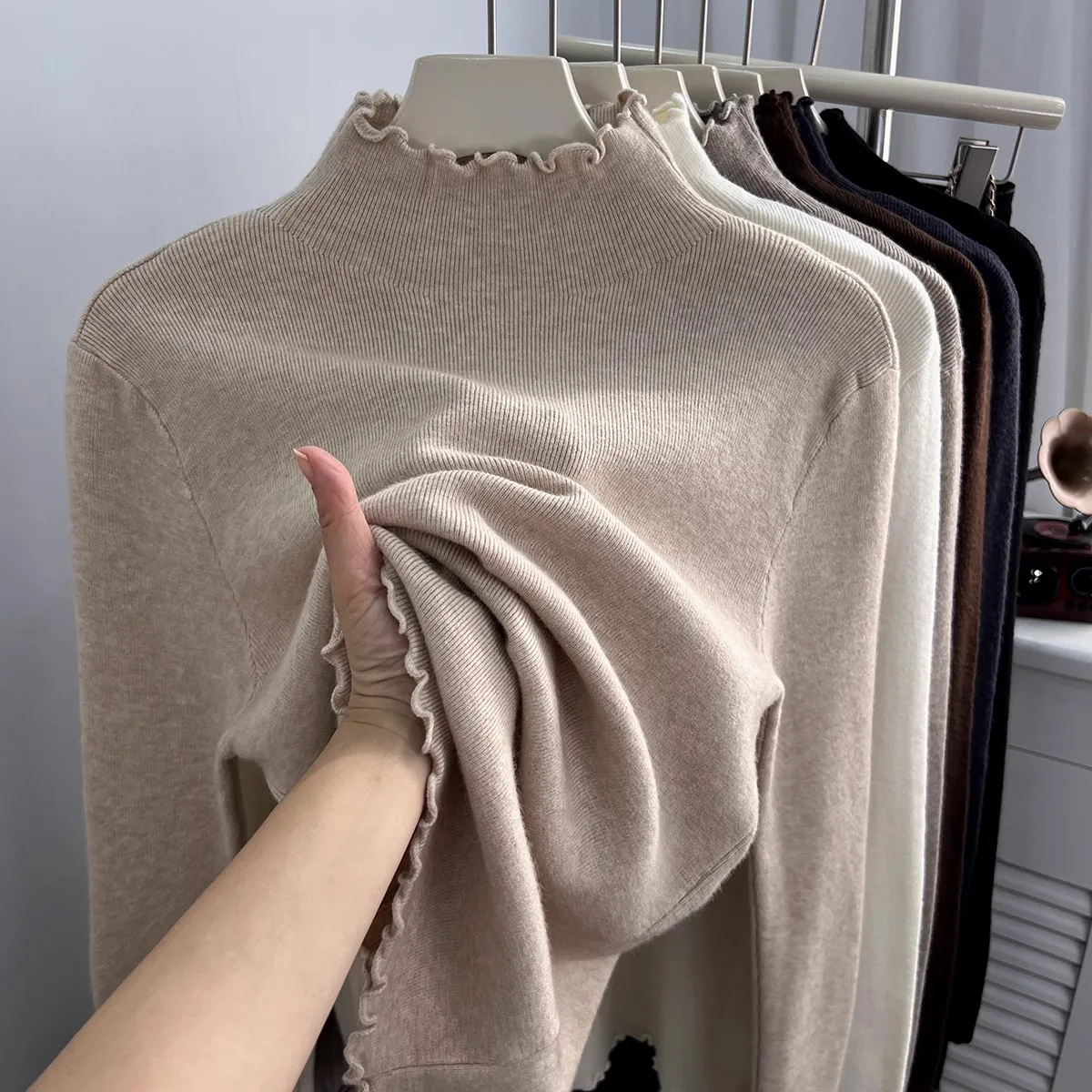 2026 Korean-style Solid Color Casual Soft Pullover Autumn Winter New Turtleneck Sweaters Women Slim Warm Ruched Knitted Jumpers