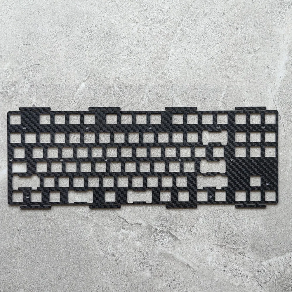 placa-de-teclado-para-transition-lite-venom-80-com-furos-rebaixados-de-625u-e-barra-de-espaco-dividida-em-latao-e-aluminio-para-parafusos-de-fixacao-em-pcb