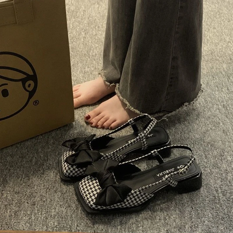 

Outdoor Buckles Woman Shoes New Breathable Sandals for Women Fashion Luxury 2025 Footwear Trend Summer Low Price Casual Sandal