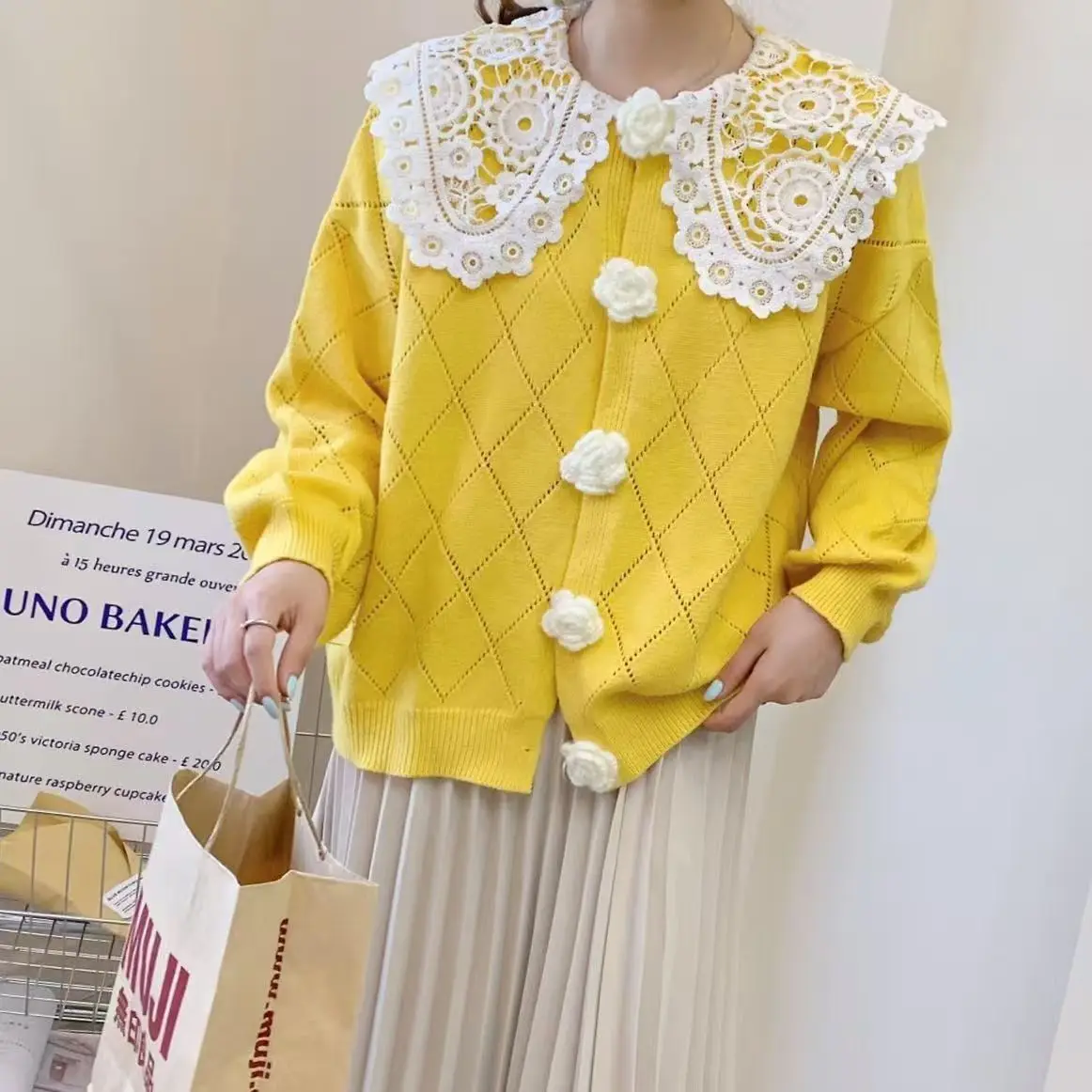 

Вязаный свитер с цветочными пуговицами и воротником Питера Пэна, кардиган, женская трикотажная куртка с длинными рукавами, японская модная верхняя одежда