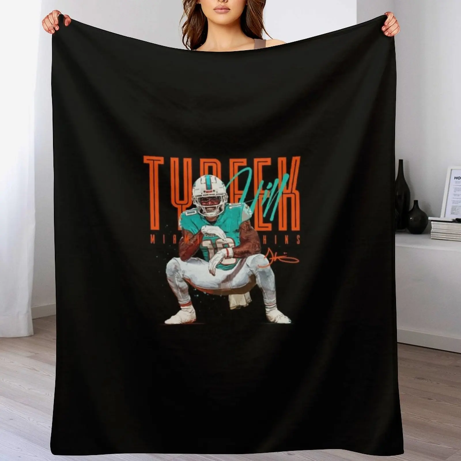 

Tyreek Hill T-Shirt Throw Blanket Warm Napping Blanket for Office Couch Bed