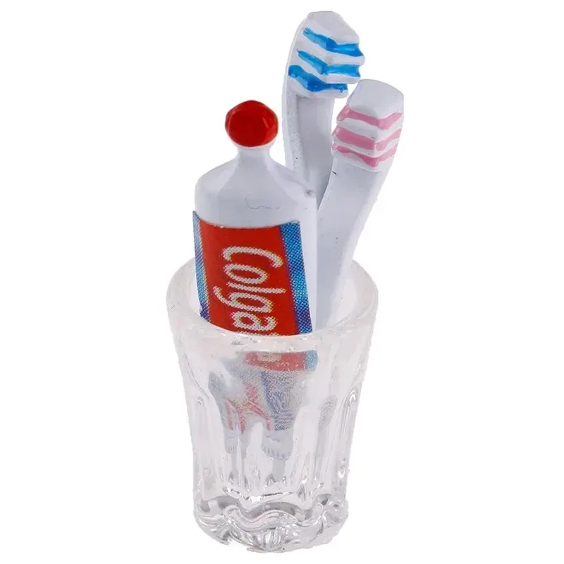 Accessoires de salle de bain pour maison de – Ensemble miniature | 1:12 | Sèche-cheveux, brosse à dents, dentifrice, peigne pour décoration de petites Accessoires de salle de bain pour maison de – Ensemble miniature | 1:12 | Sèche-cheveux, brosse à dents, dentifrice, peigne pour décoration de petites