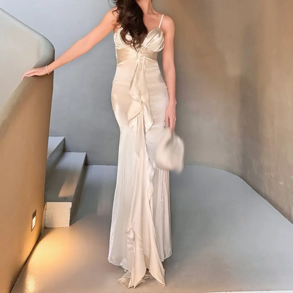 Maßgeschneiderte A-Linie-Abschlussballkleider, bodenlang, Spaghettiträger, ärmelloses Abendkleid, schlichtes, modisches, rückenfreies Partykleid mit Blumen