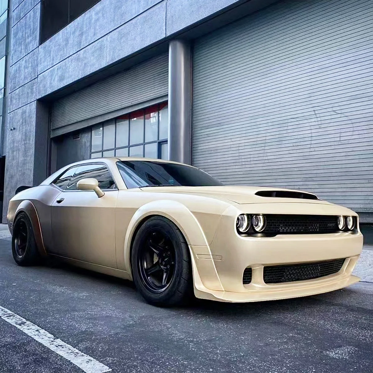 

PP Material Car Conversion Facelift Bodykit Demon Front Bumper with Wide Fender Flares for Dodge Challenger 2015-2022