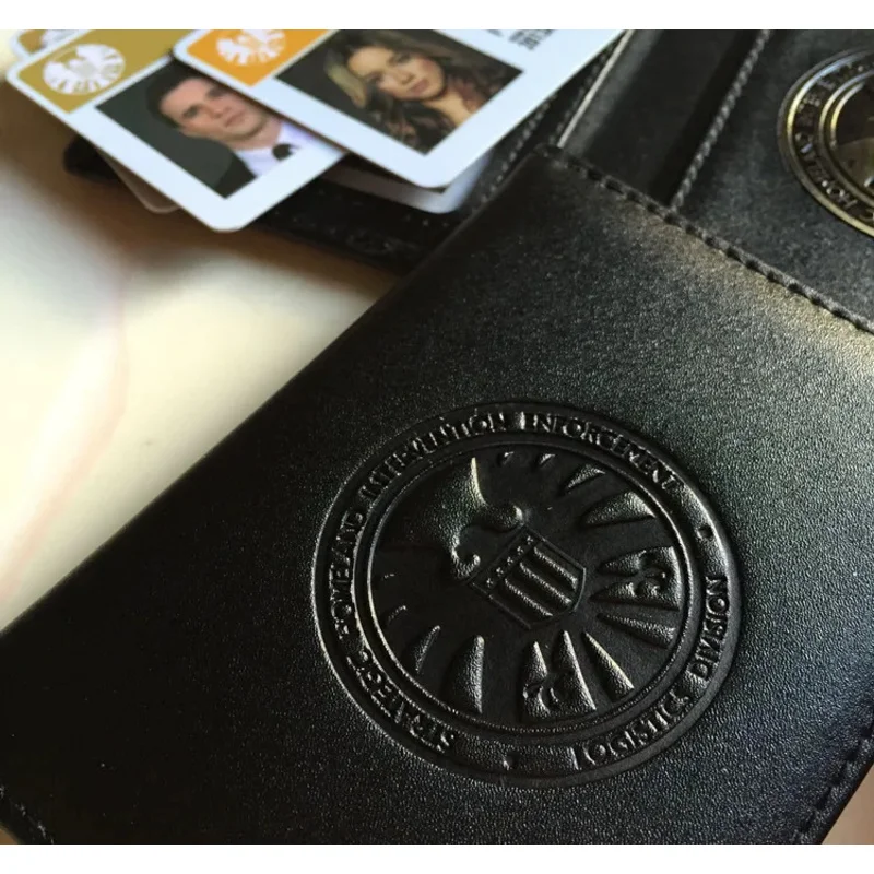 وكلاء درع S.H.I.E.L.D. حامل بطاقات الهوية محفظة جلدية هدايا للرجال كولسون وارد مايو سيمونز فيتز سكاي كوسبلاي الدعامة SDSFFG