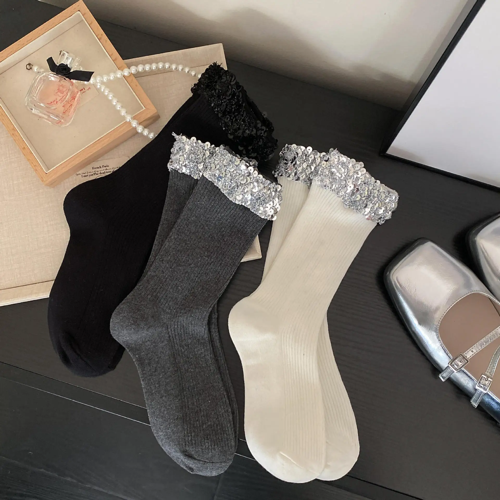 Women's Socks Fashionable Versatile Gentle Elegant Mid Tube Socks Sequins Korean Simple Comfortable Breathable Cotton Socks