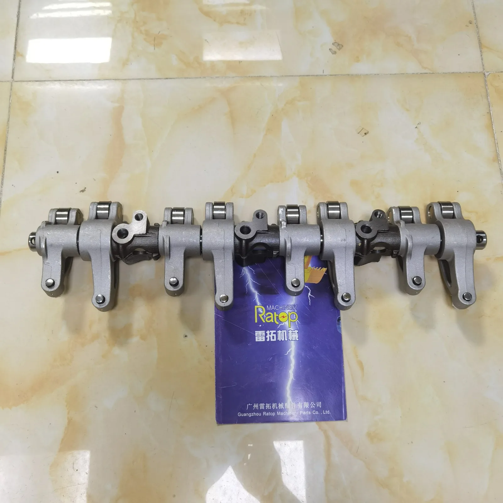 

Детали двигателя 4HK1 Вал коромысла клапана в сборе 8973064262 8973064213 8973064243