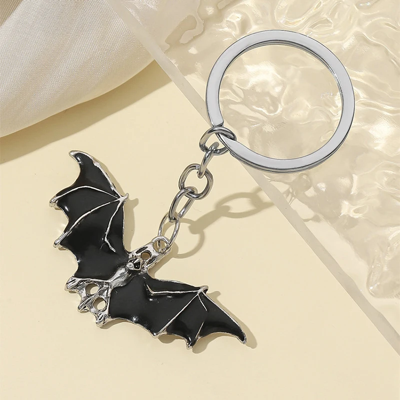 Black Alloy Bat Keychain Halloween Bat Pendant Horror Bat Car Retro Punk Hip Hop Rock Bag Pendant