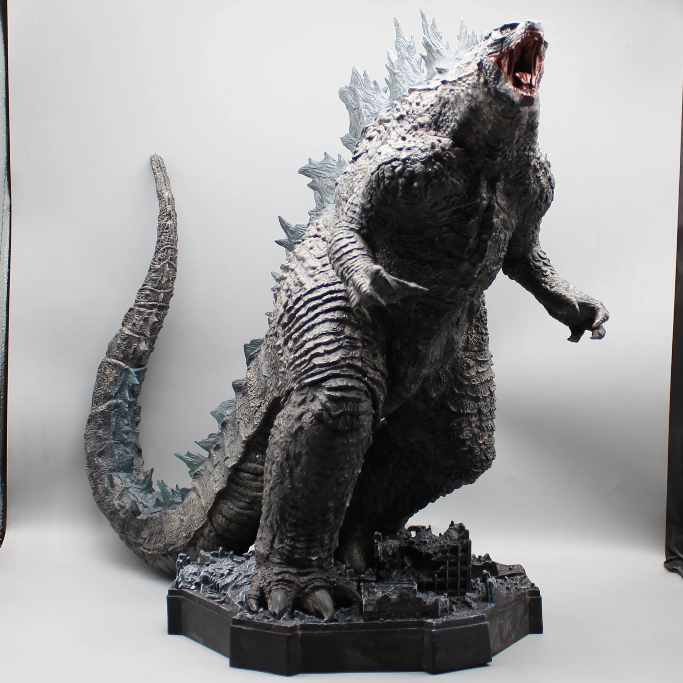 Gozilla Anime Figure Gojira Atomic Breath Action Figure 48cm Glowing Godzilla Statue Room Decoration Children Toys Free Gift