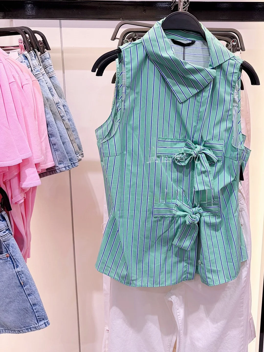 

Elegant Striped Sleeveless Shirt Women's Fashionable Versatile Knot Decorated Summer New Arrival Shirt