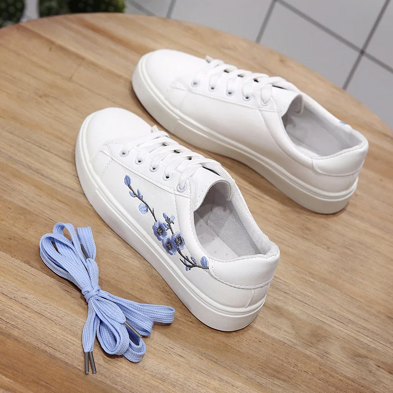 Shoes 2024 Women Running Spring Autumn Fashion White Breathable Embroidered Flower Lace-Up Casual Sneakers