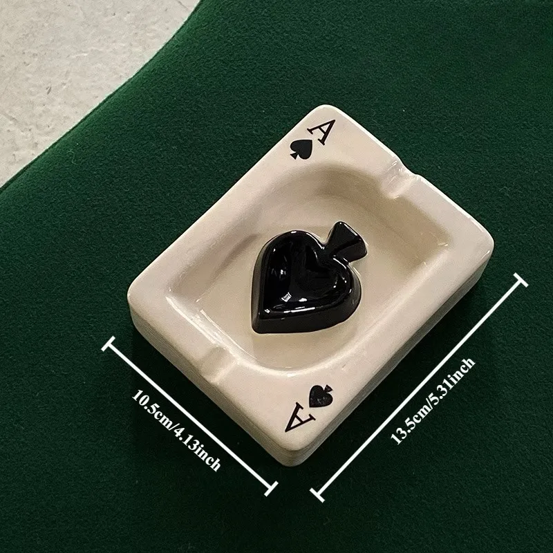 Posacenere artigianale in ceramica, posacenere cuore rosso, bar dell'hotel, soggiorno, decorazione del tavolo da pranzo, artigianato in ceramica, decorazione della casa, poker