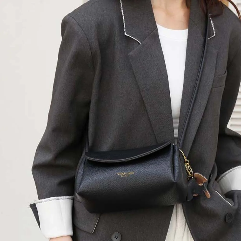 

Elegant Soft PU Pillow Bag Solid Color Lightweight Women Shoulder Pouch with Elephant Pendant Magnetic Button