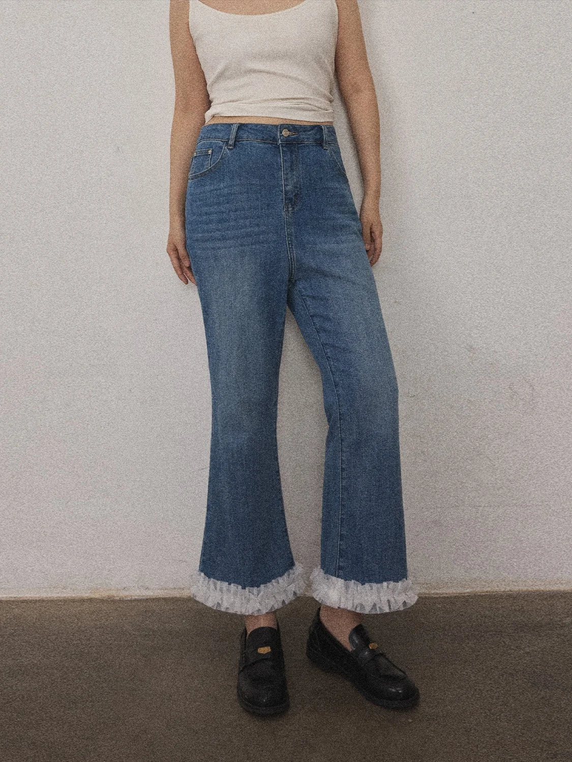 

Fashionable Ruffle Hem Slimming Micro Flare Jeans Versatile Ladies Spring Natural Waist Button Closure Denim Pants
