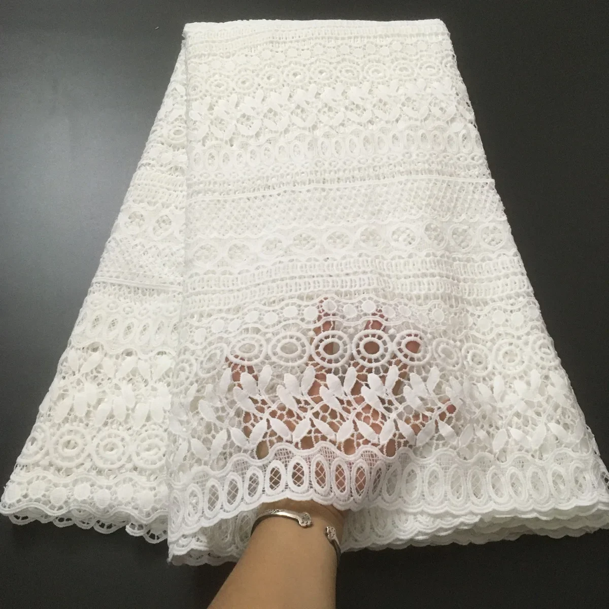 

Latest 2023 White African Lace Fabric Nigerian Swiss Cord Lace Fabric Milk Silk Net Dubai Lace Fabric For Dress Sewing PJFT2106