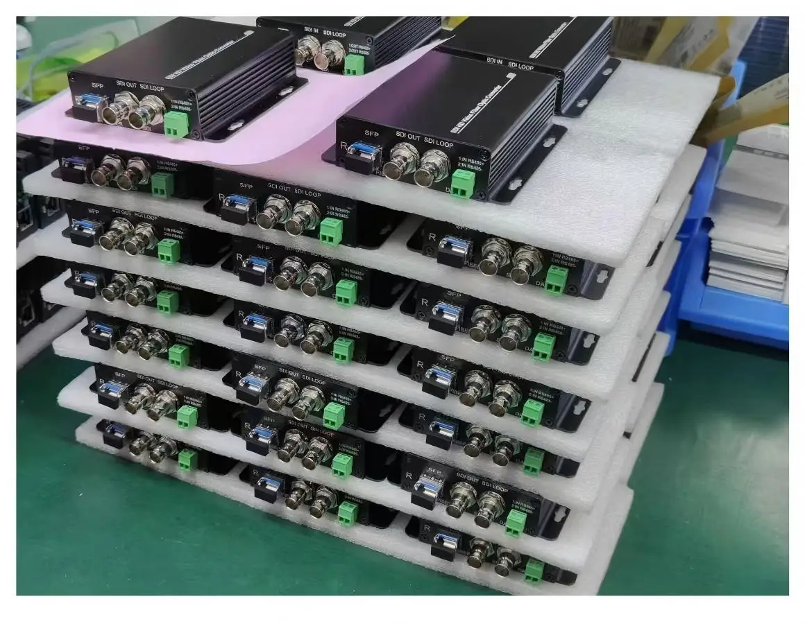 

Mini 3G-SDI Video Over Fiber Optic Converters Kit,LC Singlemode up 20Km , Multimode up to 500m