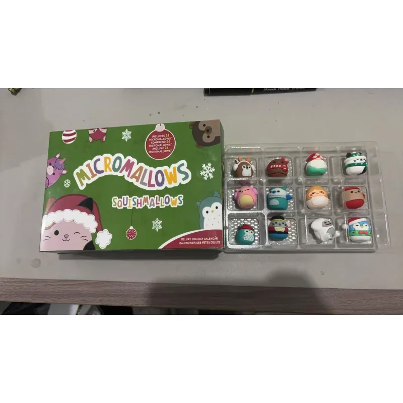 2025 عطلة عيد الميلاد تقويم القدوم صندوق أعمى الأخضر والأزرق نماذج العد التنازلي مفاجأة حفر دمى لطيف الهدايا في الأوراق المالية