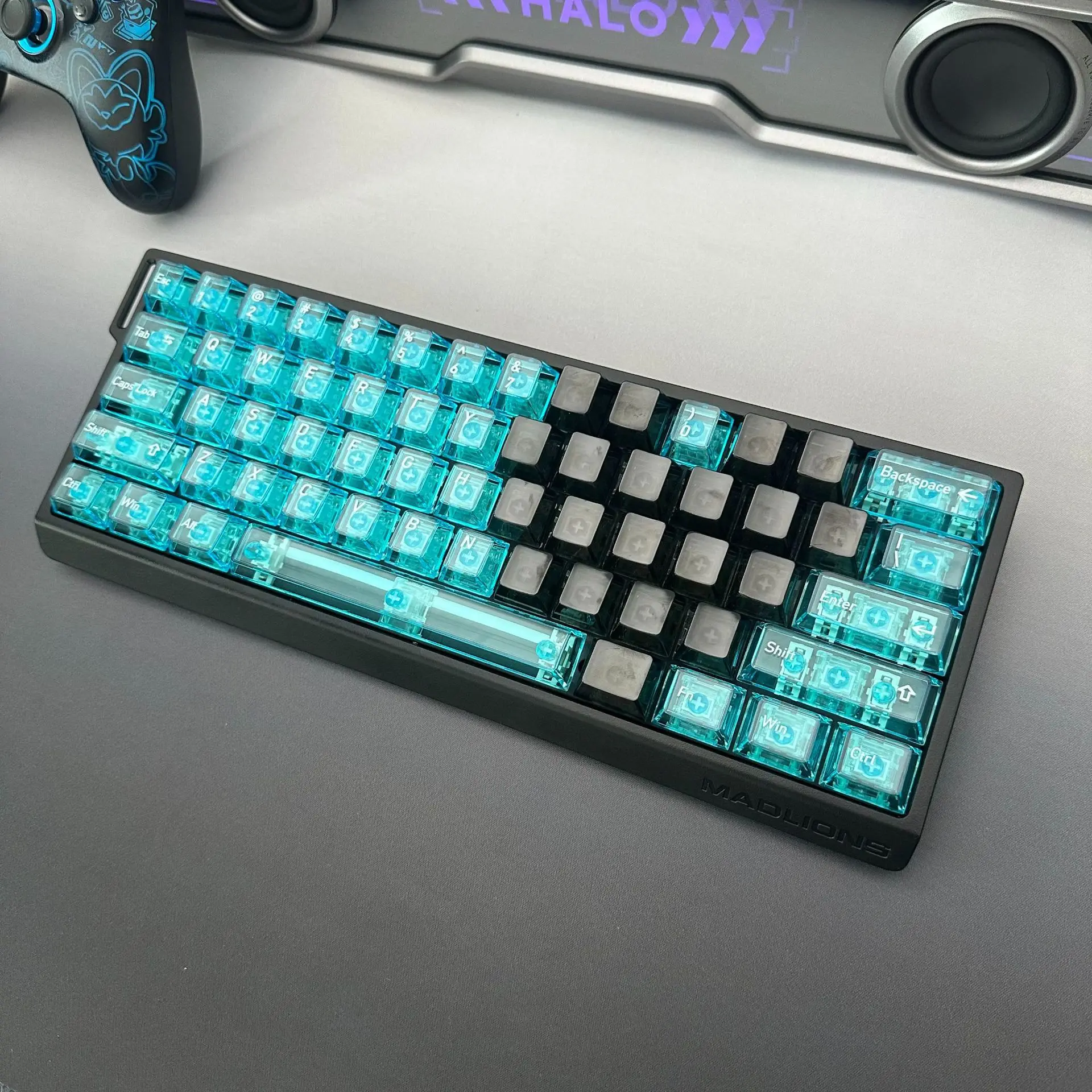 

Blue double-spell transparent keycap, height 115 keys + 21 keys PC material, suitable for all keyboards