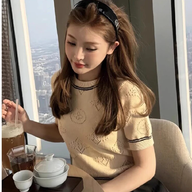 High-End Short Women's Sweater Non-Balloning Knitted Base Layer Top from Dongguan Daliang Guangzhou Thirteenth Factory