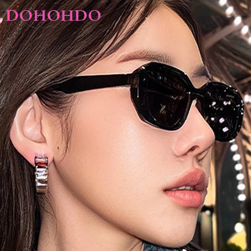 

2025 New High Quality Vintage Small Square Sunglasses Women Fashion Travel Shades Eyewear Men Driving Shades UV400 Lentes De Sol