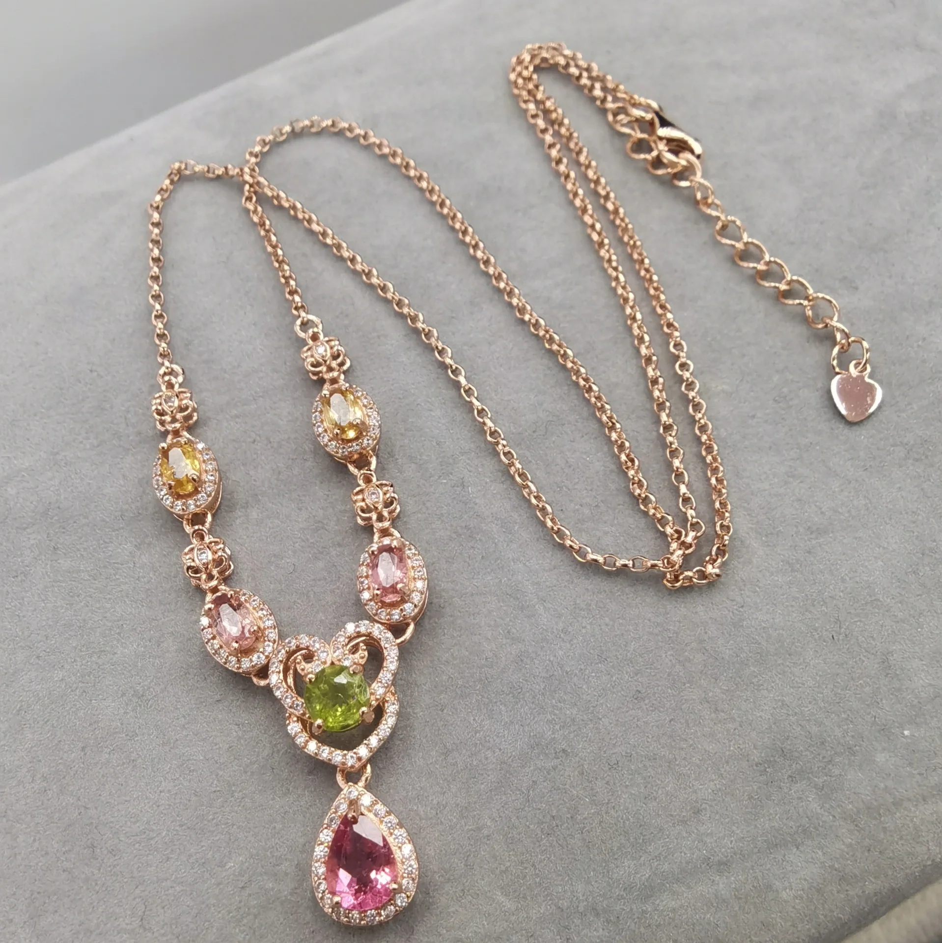 

Wholesale S925 Silver Plated Rose Gold Inlaid Tourmaline Necklace for Female Commuting Silver Jewelry [tourmaline Color Random]