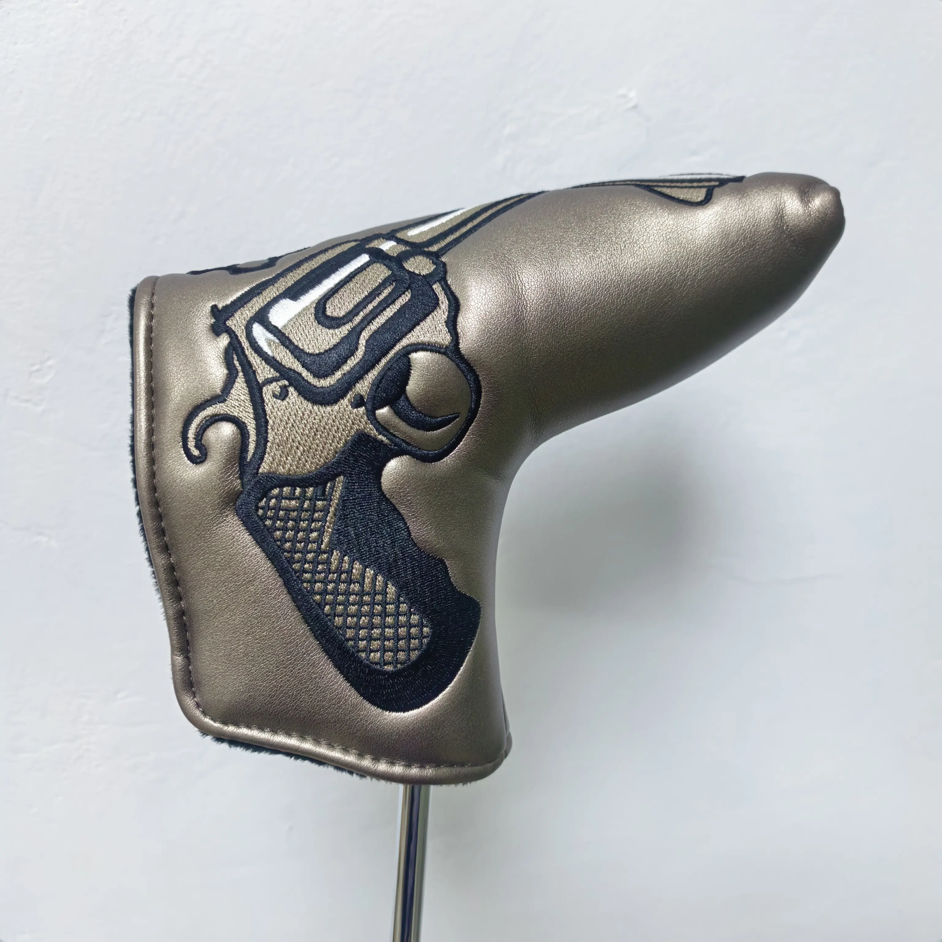 قطعة واحدة من غطاء الرأس لمضرب الجولف، مادة PU مقاومة للماء، إغلاق مغناطيسي، لمسة نهائية بنية، مصممة لمضارب الشفرات #6