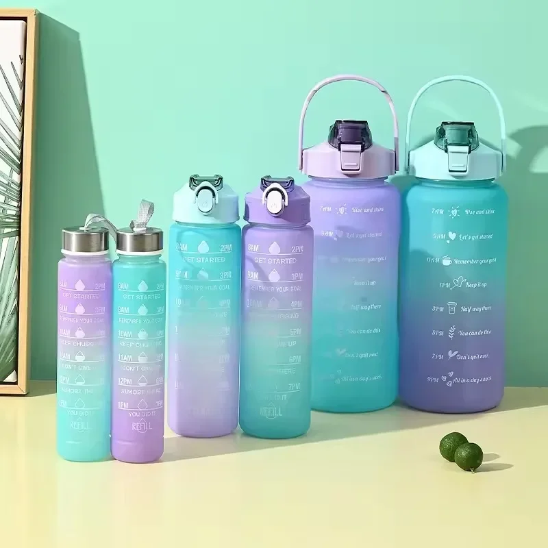 Bottiglia d'acqua sportiva da 2000 ml con indicatore del tempo Tazza a prova di perdite Bottiglia d'acqua portatile motivazionale per sport all'aria aperta Fitness BPA gratuito