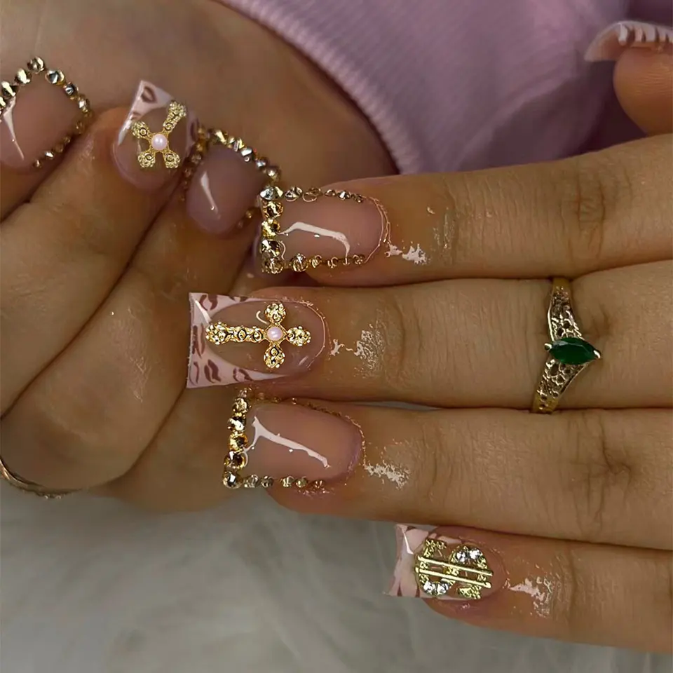 Mejora tu look con 24 uñas Y2K largas tipo pico con cruz 3D y decoración de strass, diseño de punta francesa, uñas postizas largas 2