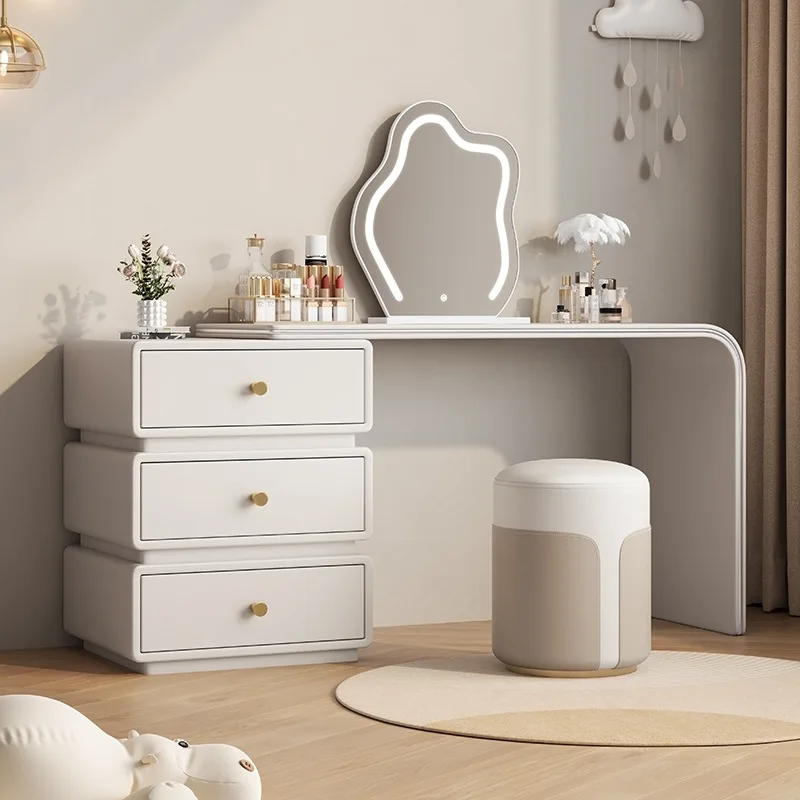 مكتب إيطالي فاخر بتصميم كريمي من الخشب الصلب بالكامل، مكياج من الجلد الوردي، مرآة متكاملة حديثة وبسيطة للفتيات لغرفة النوم