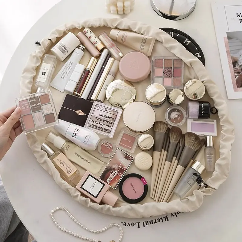 حقيبة مستحضرات التجميل للسفر برباط قابلة للسحب بسعة كبيرة حقيبة فرش مستحضرات التجميل للنساء حقيبة تخزين مستحضرات التجميل للسفر بمقبض