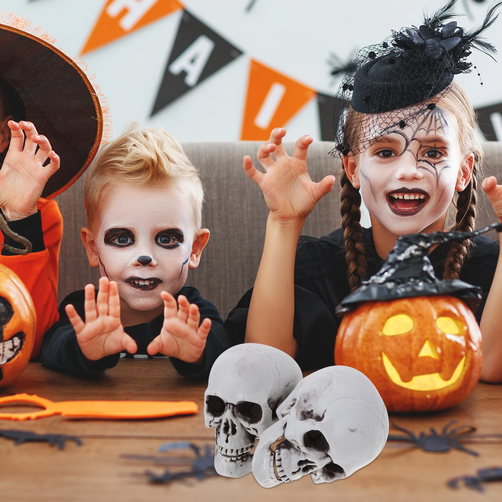 

2 Pcs Plastic Skull naments Spooky Halloween Scared Costume Props Masquerade Desktop Accessories Lightweight Bright