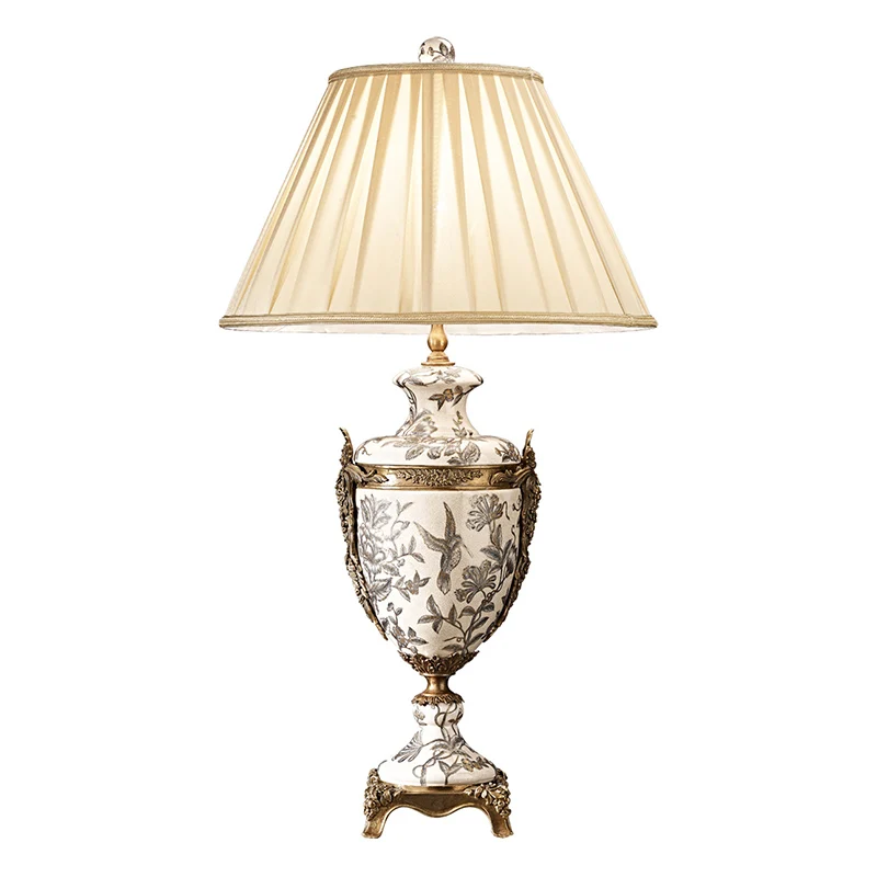 

High Quality Table Lamp Modern Golden Hammer Brass Decorative Glazed Ceramic Table Lamp