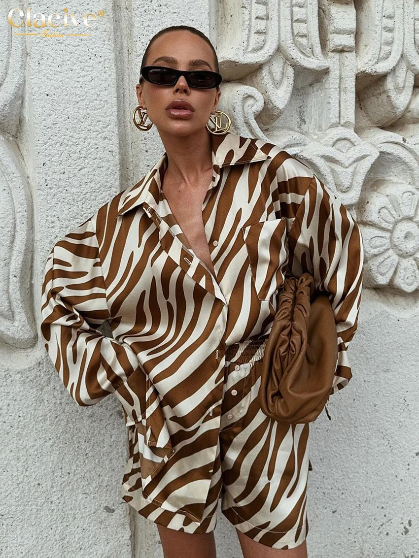 Clacive Fashion Loose Stripe Print 2-częściowy strój damski 2024 Elegancka koszula z długim rękawem i szortami z wysokim stanem dla kobiet