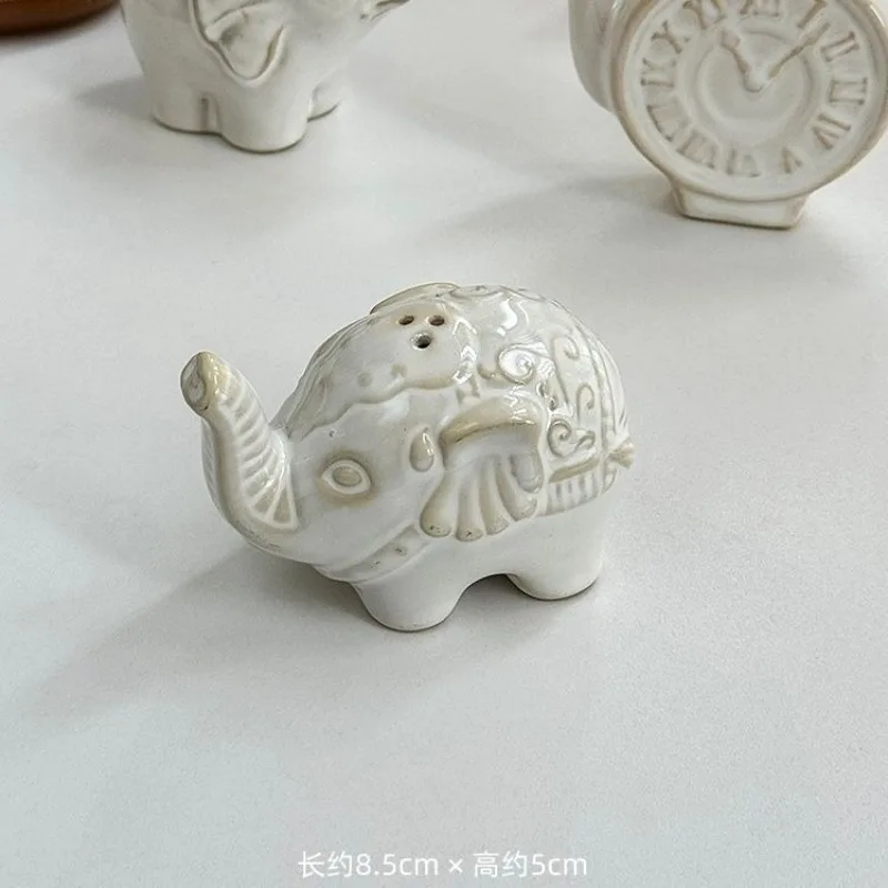 Vintage Rural Style Ceramic Jar Home Creative Animal Pepper Powder Salt Bottle Seasoning Desktop Decoration Jar Kitchen Tools