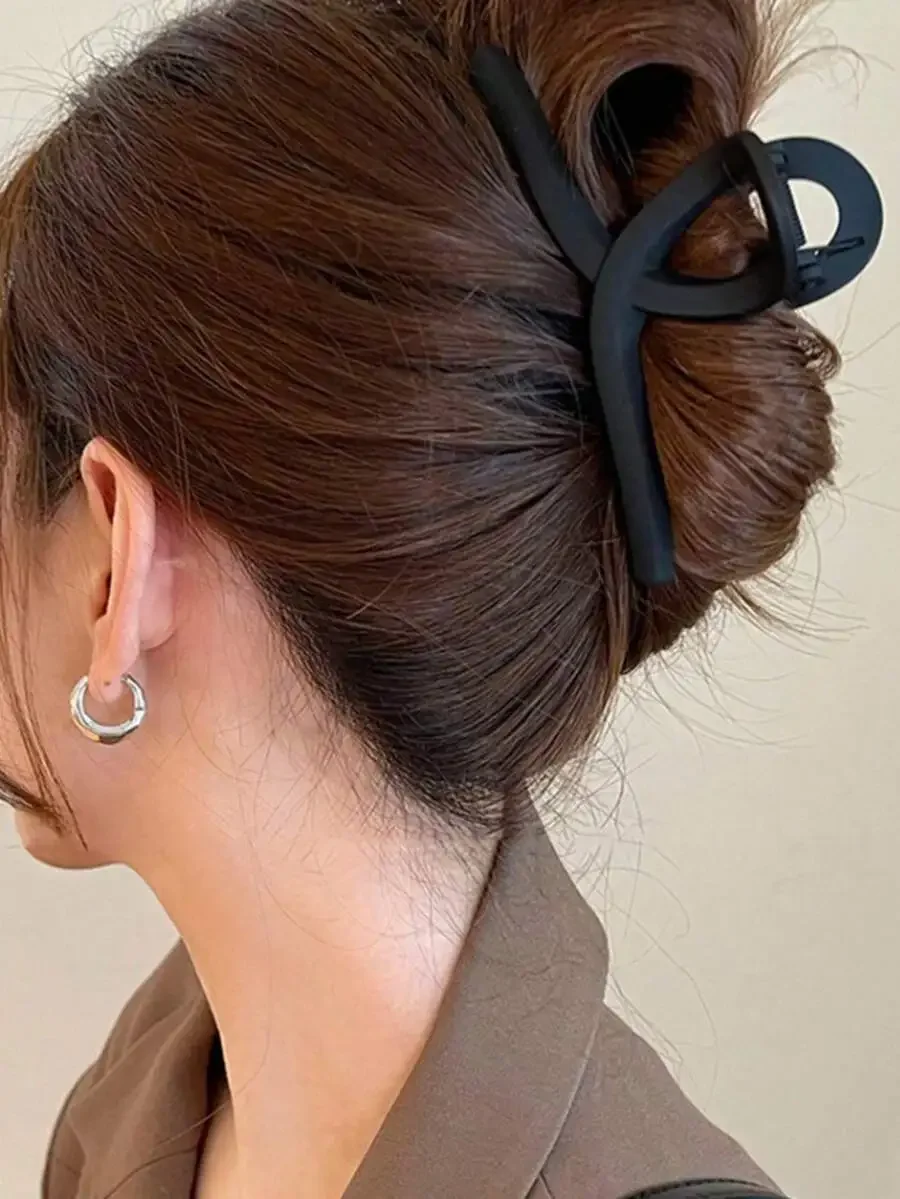 

Large Matte Plastic Hair Claw Clips For Women, Brown Black Beige, Y2K Style Hair Accessories