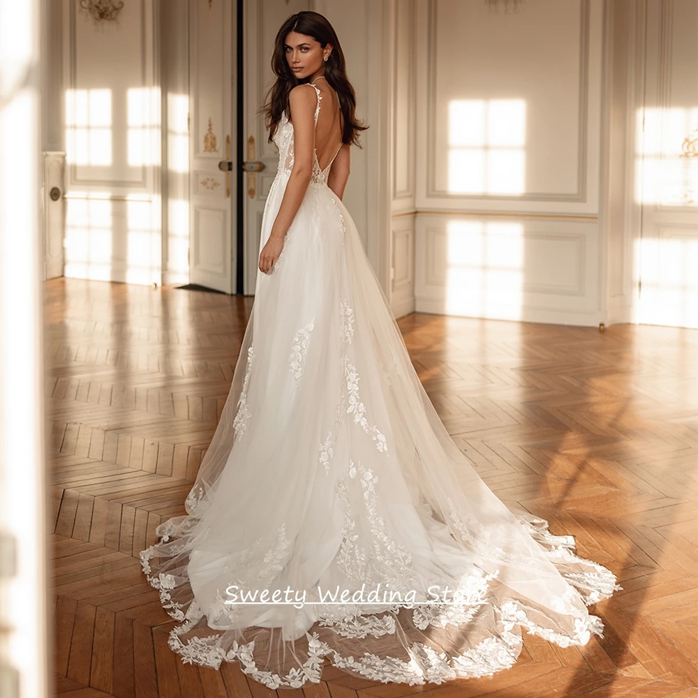 Customized Wedding Dress Vestido De Noiva Sexy V Neck Sleeveless Open Back Beading Applique A Line Bridal Gown for Lady