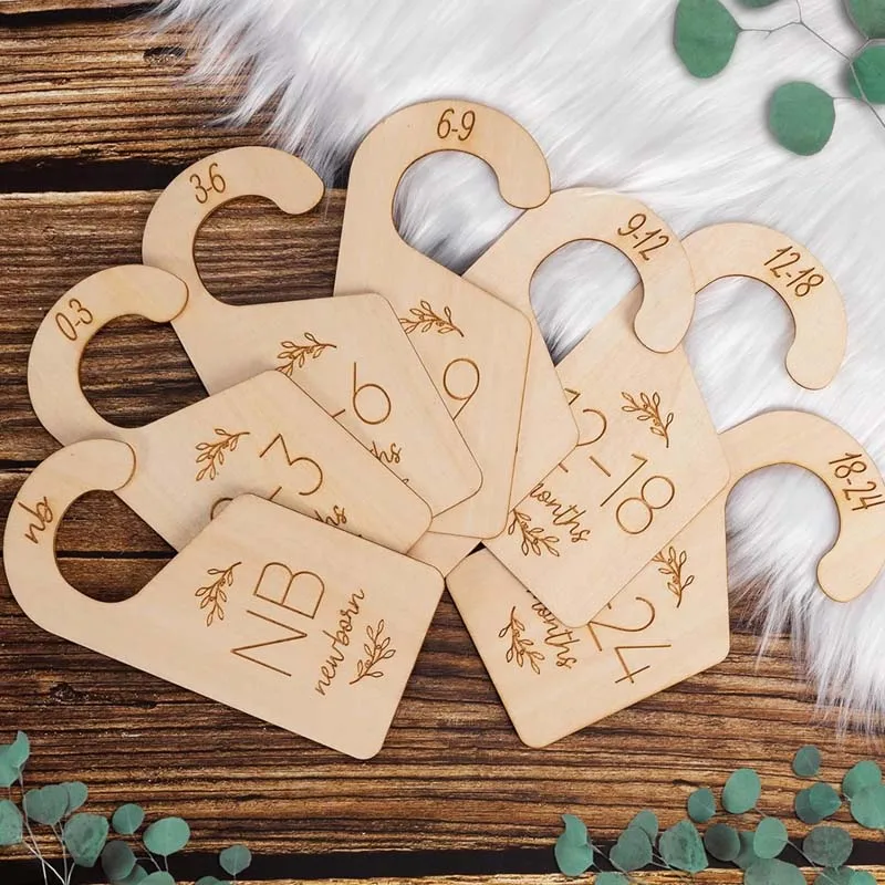 7Pcs/set Baby Closet Divider Baby Clothes Size Hanger for Newborn To 24 Months Bedroom Closet Wooden Clothes Organizers Supplies