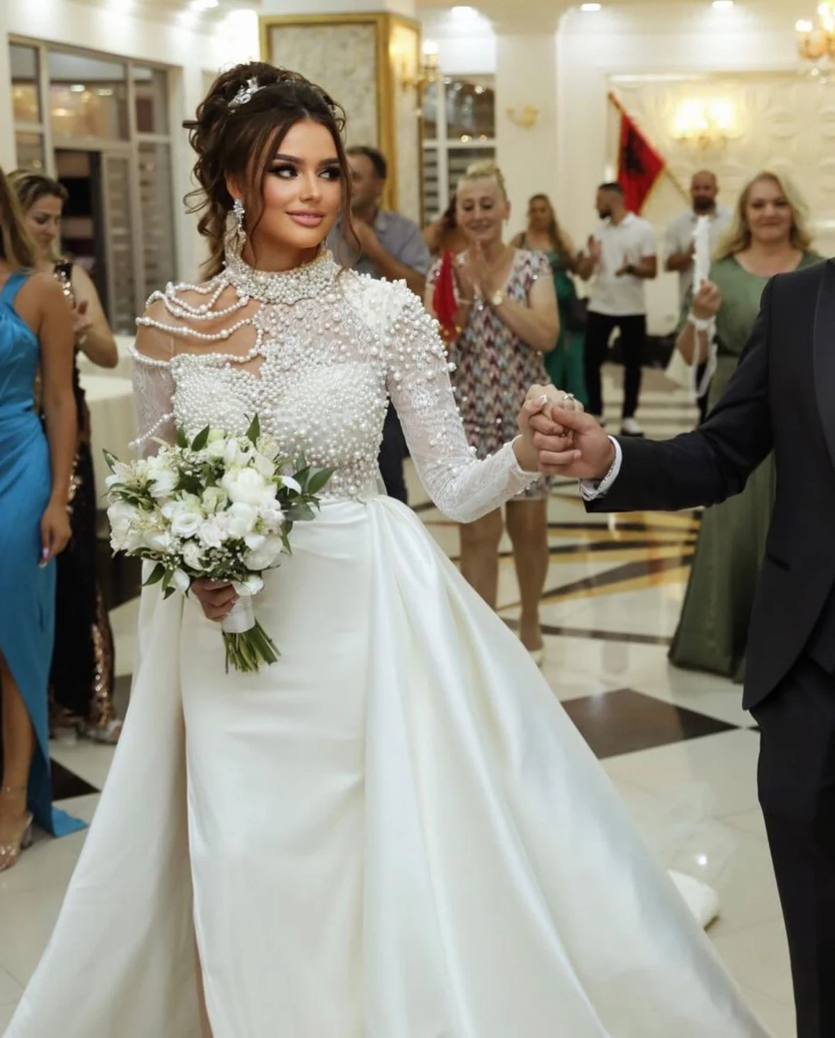 Pearls Beading Mermaid Wedding Dress O Neck Long Sleeve Side Split Vestido Casamento Bridal Gowns with Detachable Train