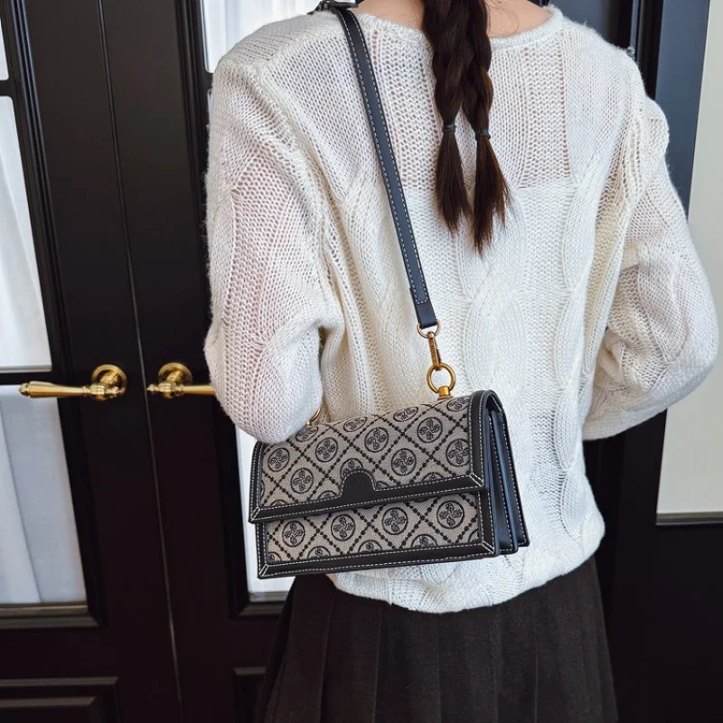 

Superior Ladies Crossbody-Bag Made Of Goatskin Leather Boasting High-End Vienna Vintage Neat Spacious Style​