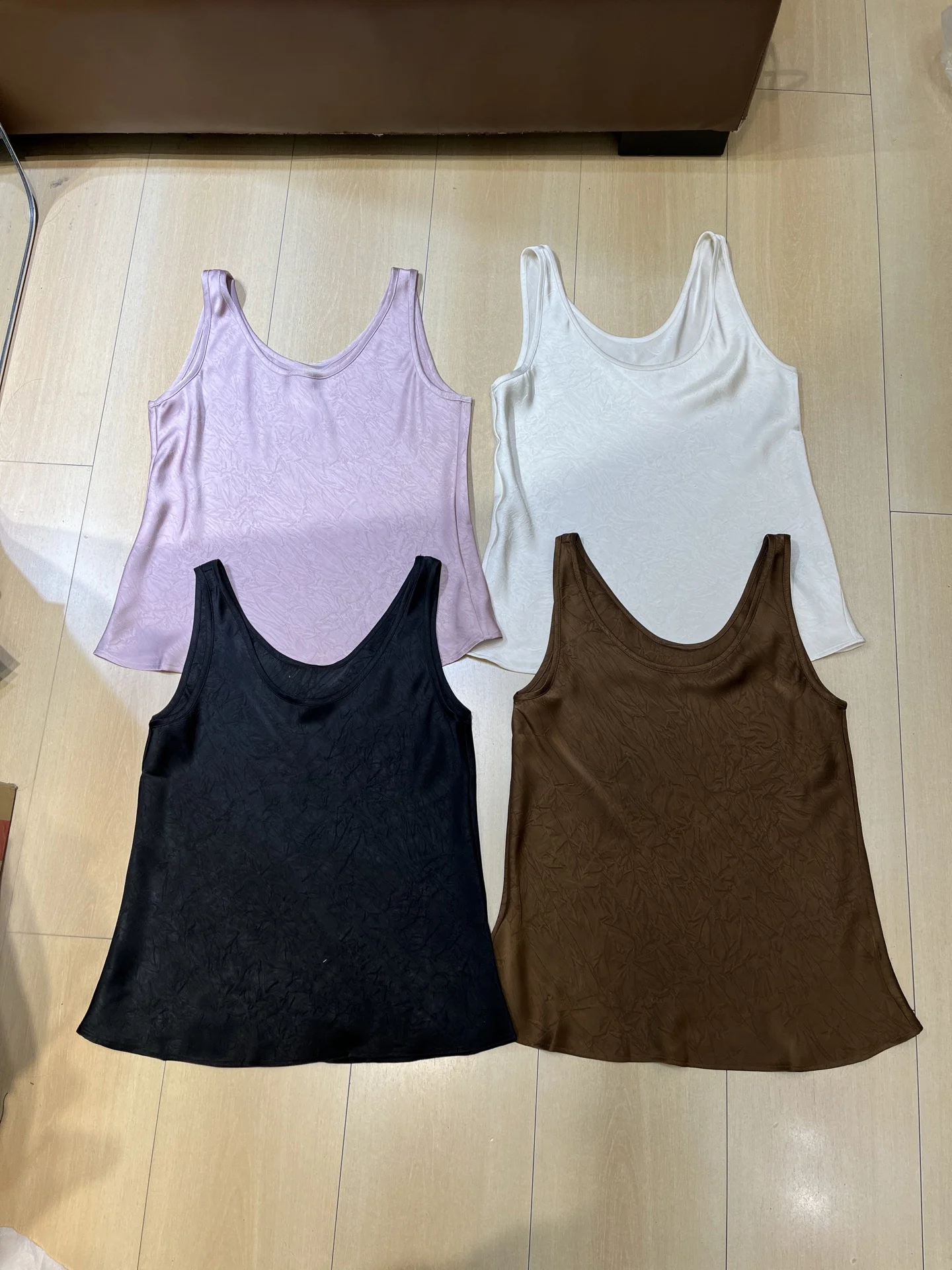 

New High-Quality Women's Tank Top – Spring/Summer 2026 Sizes: S, M, L, XL, XXL