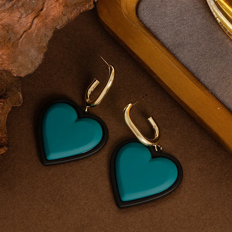 

Fashion exaggerated paint pendant light luxury high sense heart earrings