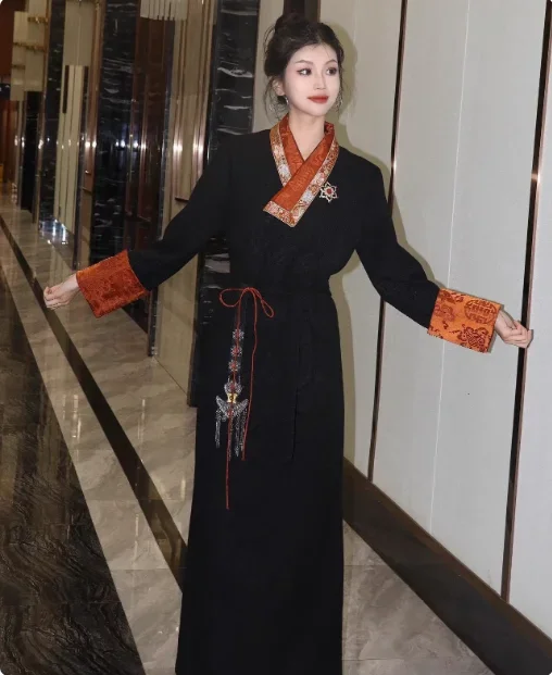 

Chinese Xizang Woolen Thickened Bola Skirt Color Matching Lapel Tibetan Skirt