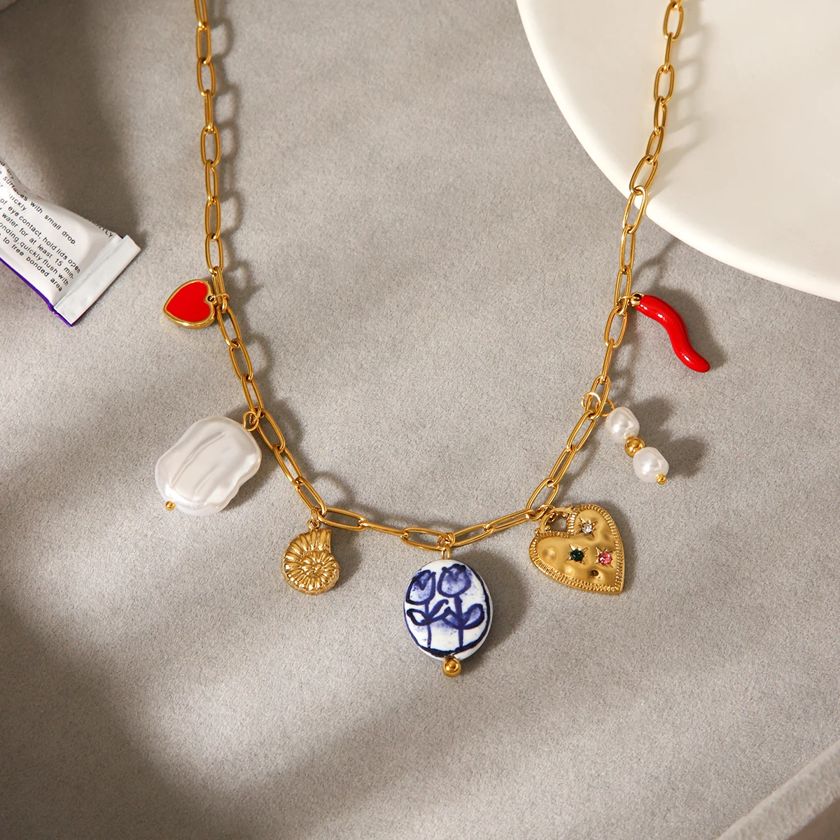 

Huang Chao Charm Heart Shaped Ceramic Pendant Necklace Fashionable Charm Stainless Steel Necklace Jewelry Party Gift