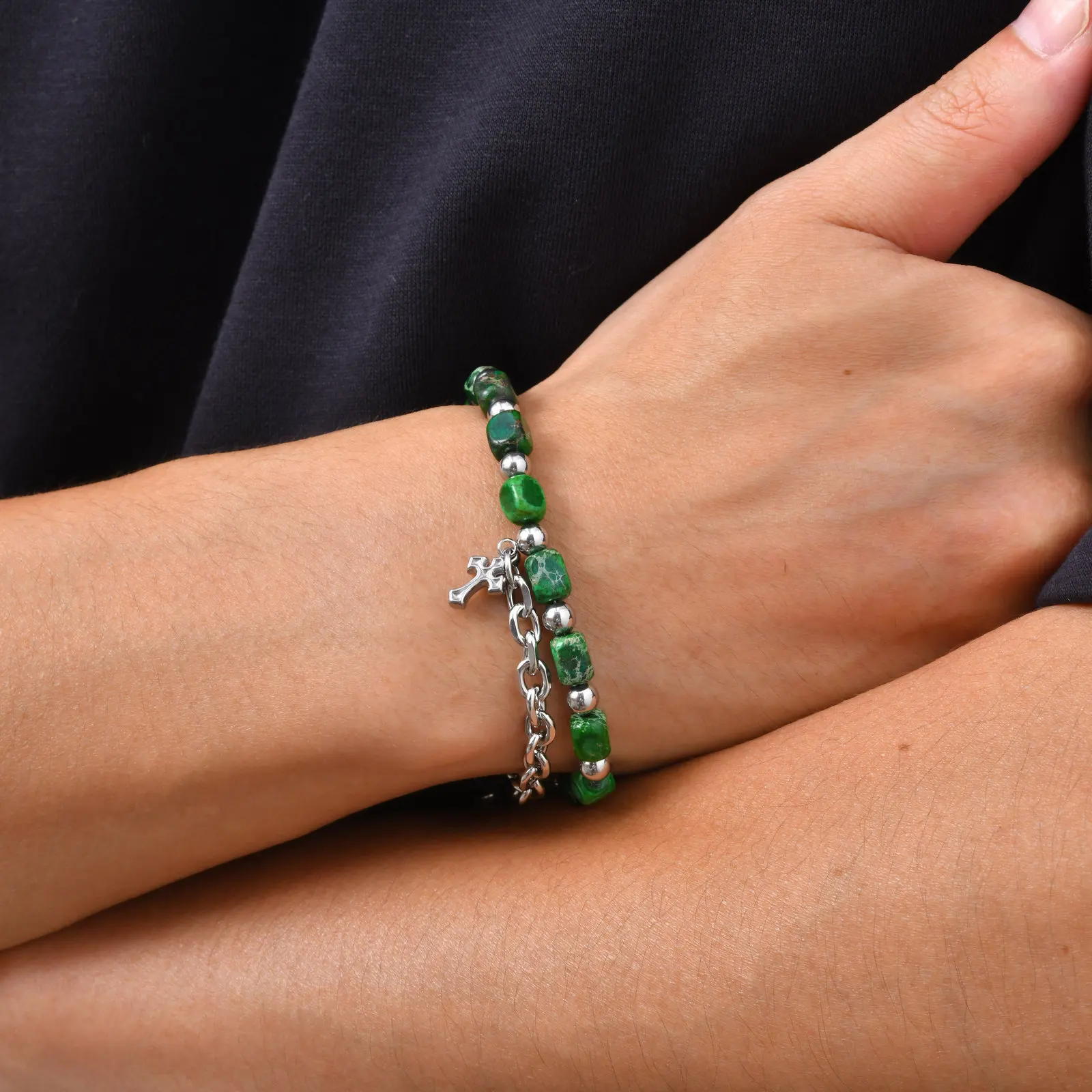 Hip-Hop Herren-Kettenarmbänder, Grüne Naturstein-Perlenarmbänder, Armband mit Kreuzanhängern als Geschenk – Detail 3