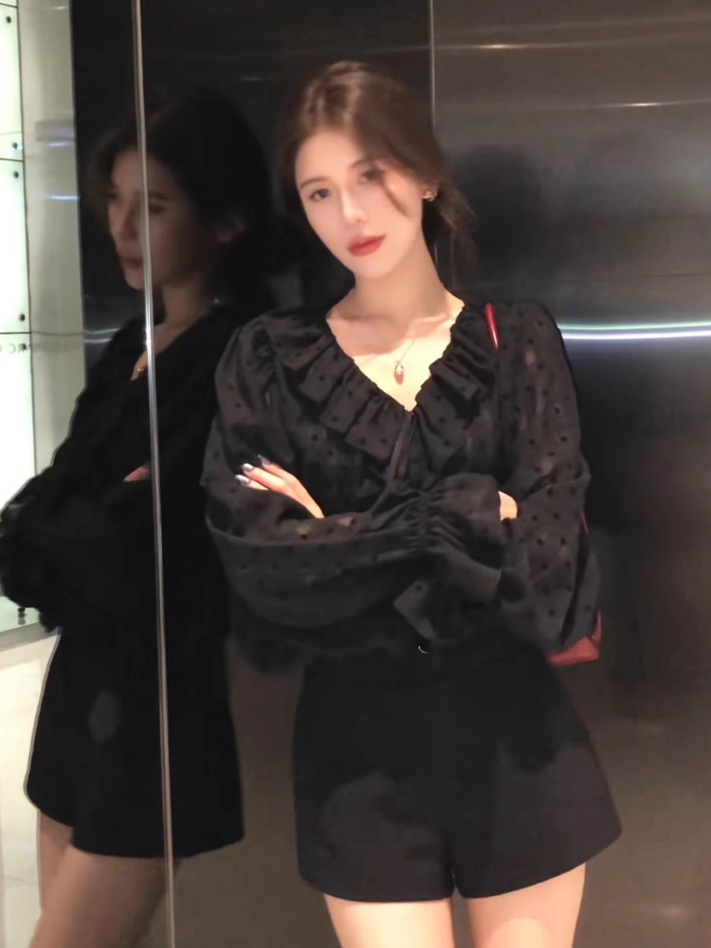 Długa bluzka szyfonowa dla kobiet z koronkowym wykończeniem, wzór w bloki kolorystyczne, styl koreański, do pracy, elegancka, biurowa moda.