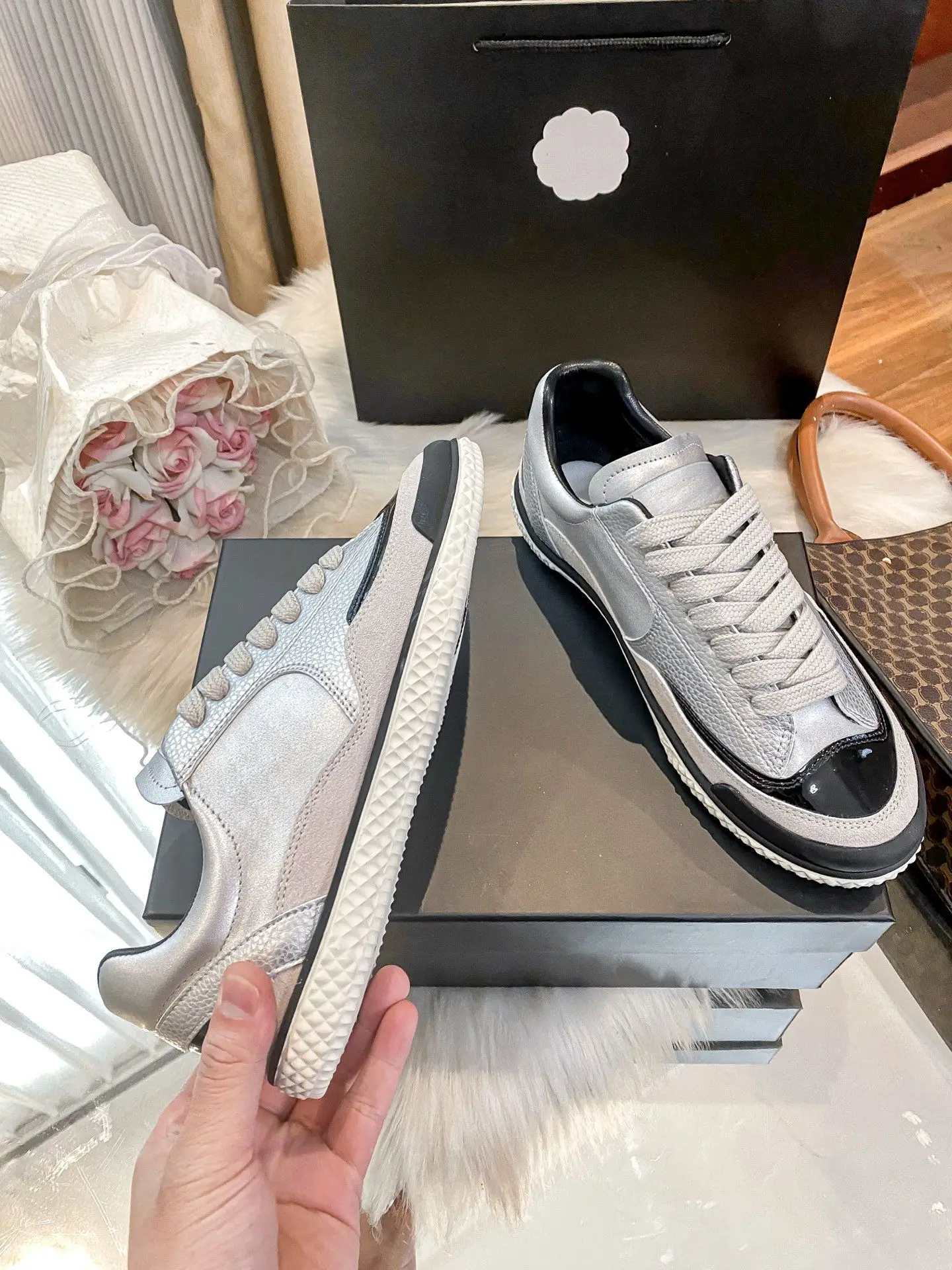 Vintage Retro PU Unisex Casual Skate Board Shoes Low Top Lace Up Sneakers Shock Absorbing Flat Non Slip Sole Trendy Couple Street Footwear Men Women Daily Leisure Walking Shoes